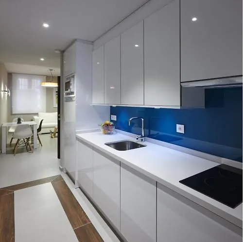 Apartamentos Caballerizas Granada Con Parking Gratuito En Pleno Centro 아파트