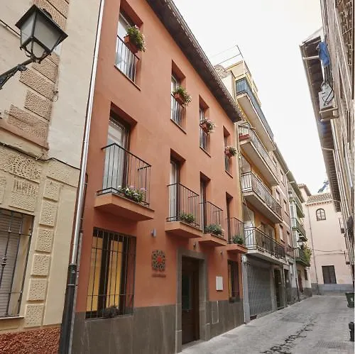 Apartamentos Caballerizas Granada Con Parking Gratuito En Pleno Centro 아파트