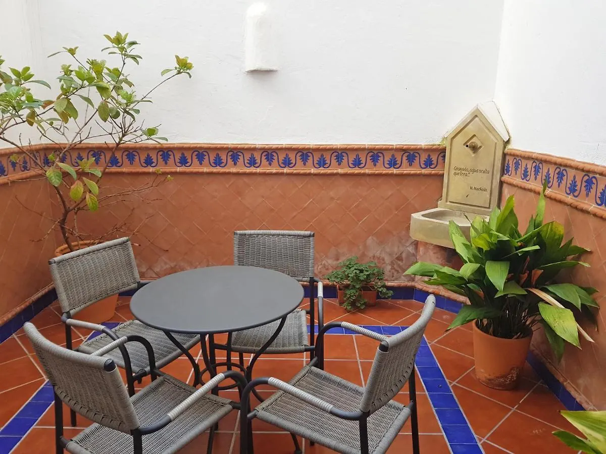 Apartamentos Caballerizas Granada Con Parking Gratuito En Pleno Centro 0*,  스페인