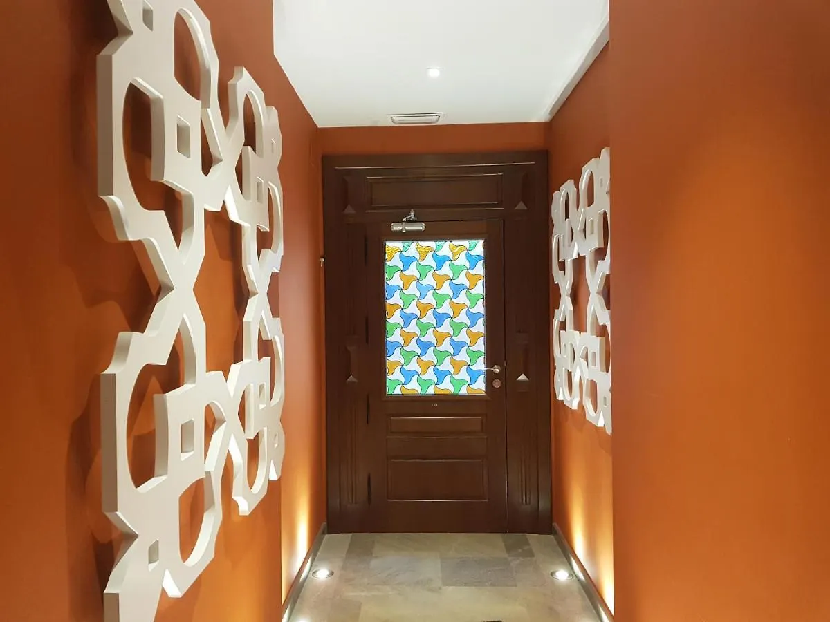 Apartamentos Caballerizas Granada Con Parking Gratuito En Pleno Centro 0*,  스페인