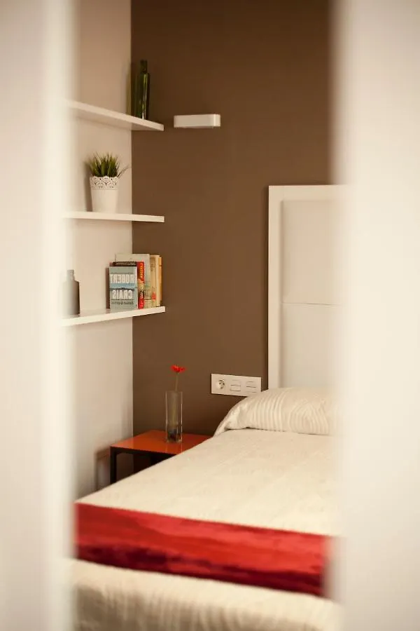 아파트 Apartamentos Caballerizas Granada Con Parking Gratuito En Pleno Centro