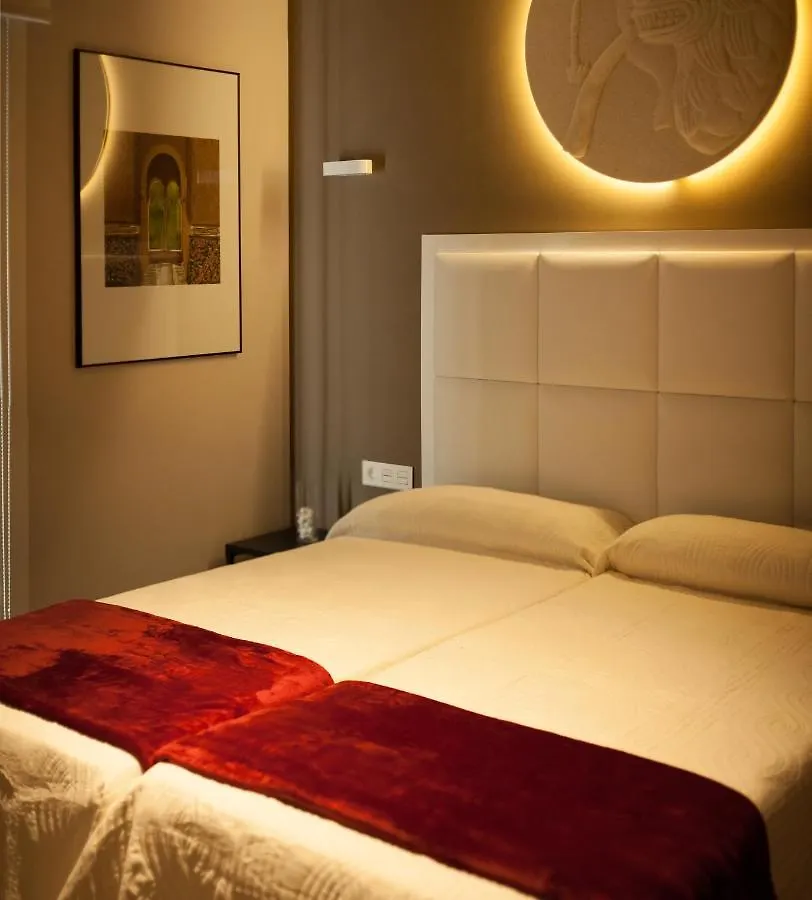 Apartamentos Caballerizas Granada Con Parking Gratuito En Pleno Centro