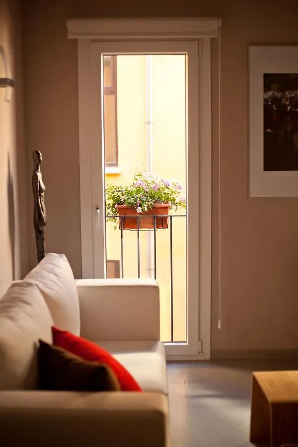 Apartamentos Caballerizas Granada Con Parking Gratuito En Pleno Centro 스페인
