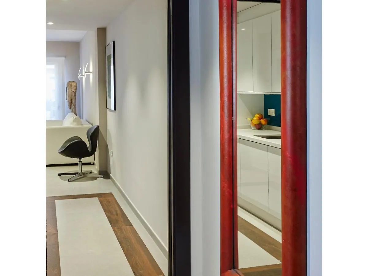 아파트 Apartamentos Caballerizas Granada Con Parking Gratuito En Pleno Centro