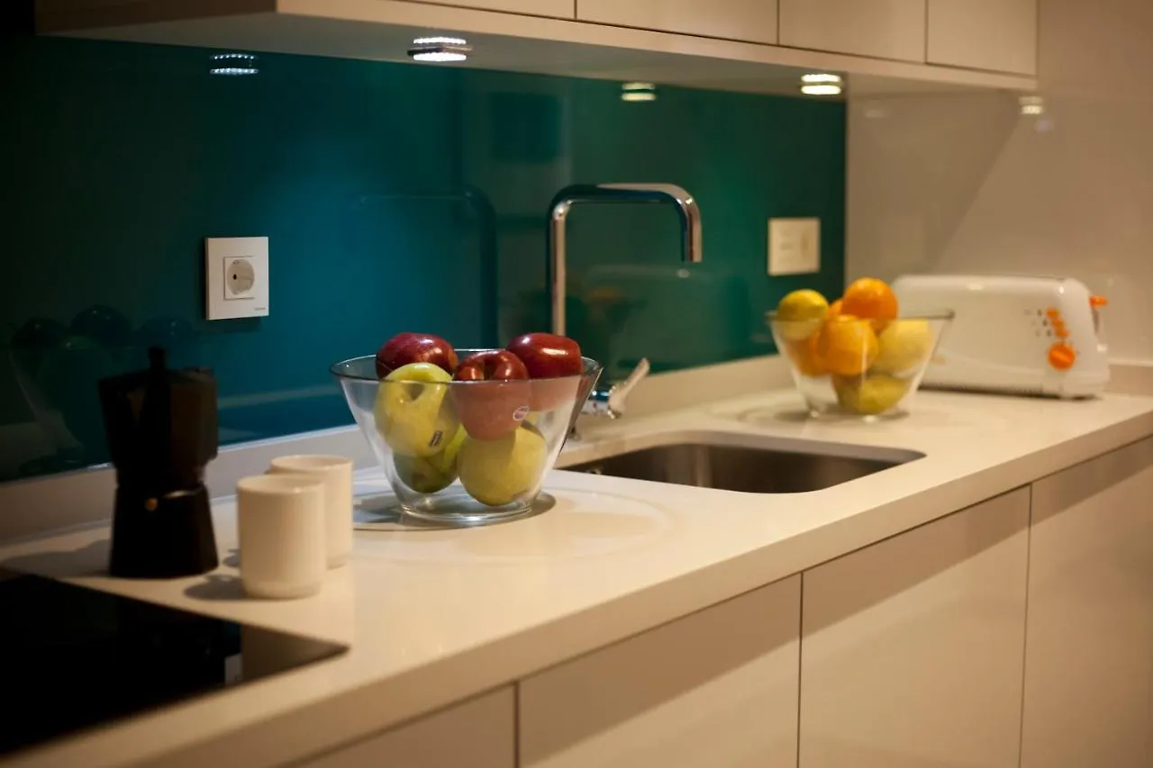 Apartamentos Caballerizas Granada Con Parking Gratuito En Pleno Centro 0*,