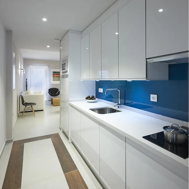 Apartamentos Caballerizas Granada Con Parking Gratuito En Pleno Centro