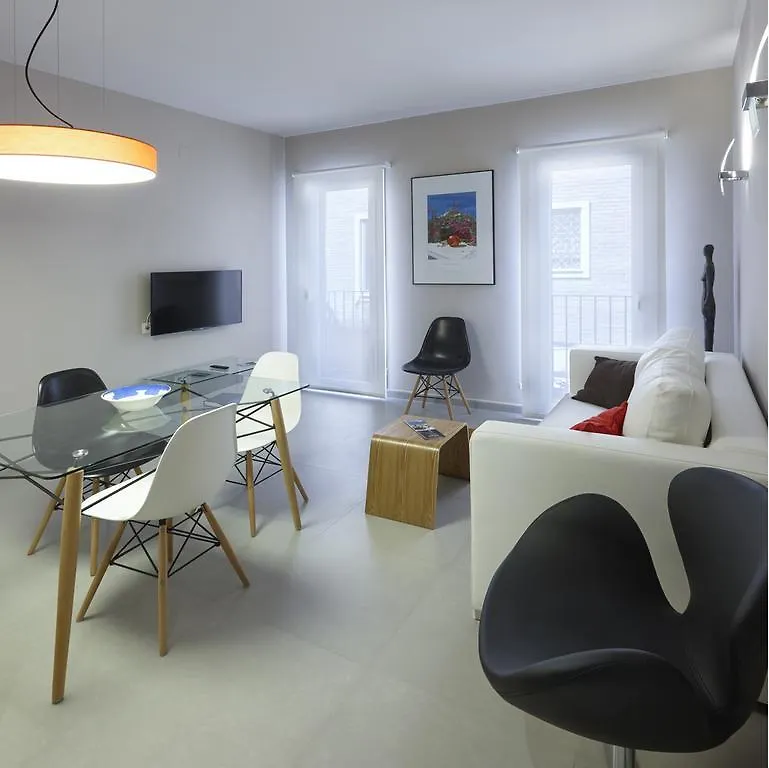 아파트 Apartamentos Caballerizas Granada Con Parking Gratuito En Pleno Centro