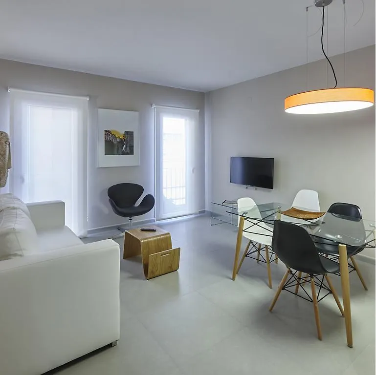 Apartamentos Caballerizas Granada Con Parking Gratuito En Pleno Centro 0*,