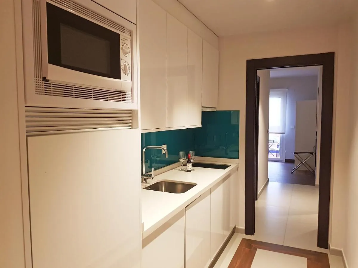 Apartamentos Caballerizas Granada Con Parking Gratuito En Pleno Centro