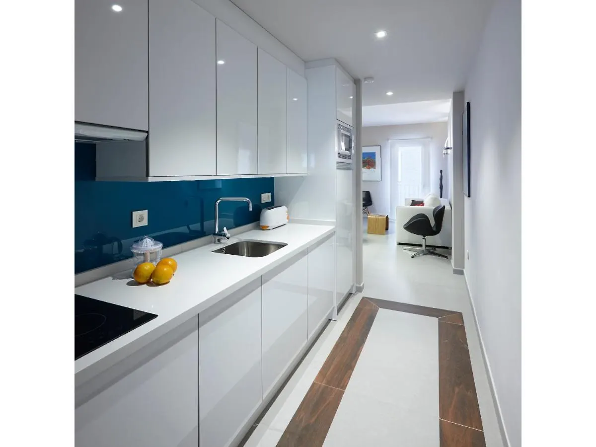 Apartamentos Caballerizas Granada Con Parking Gratuito En Pleno Centro 0*,  Španělsko