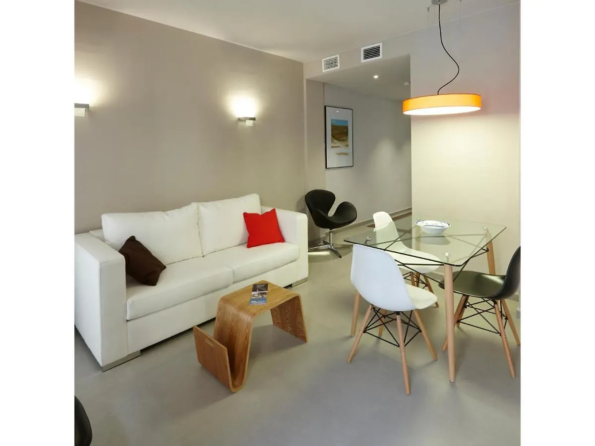 Apartamentos Caballerizas Granada Con Parking Gratuito En Pleno Centro Apartament